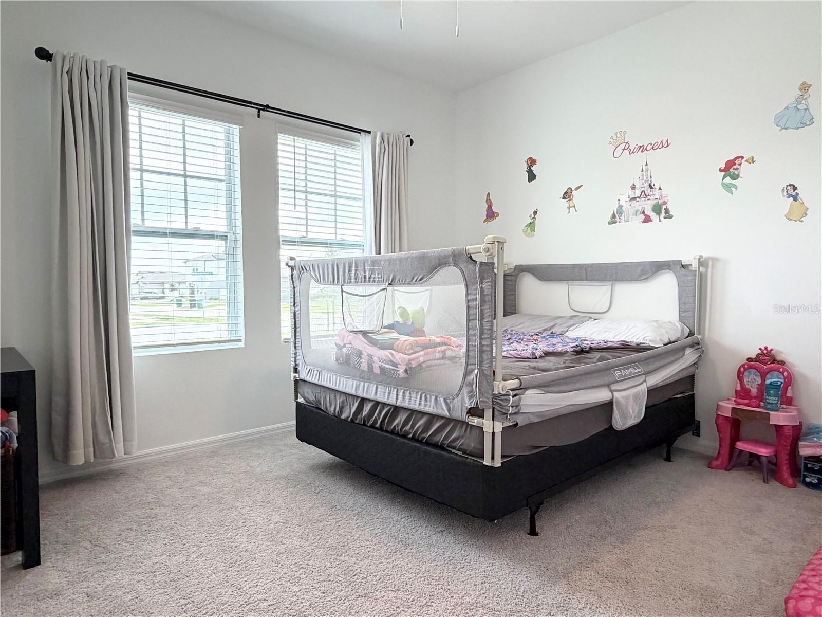 HAMPTON OAKS - Residential