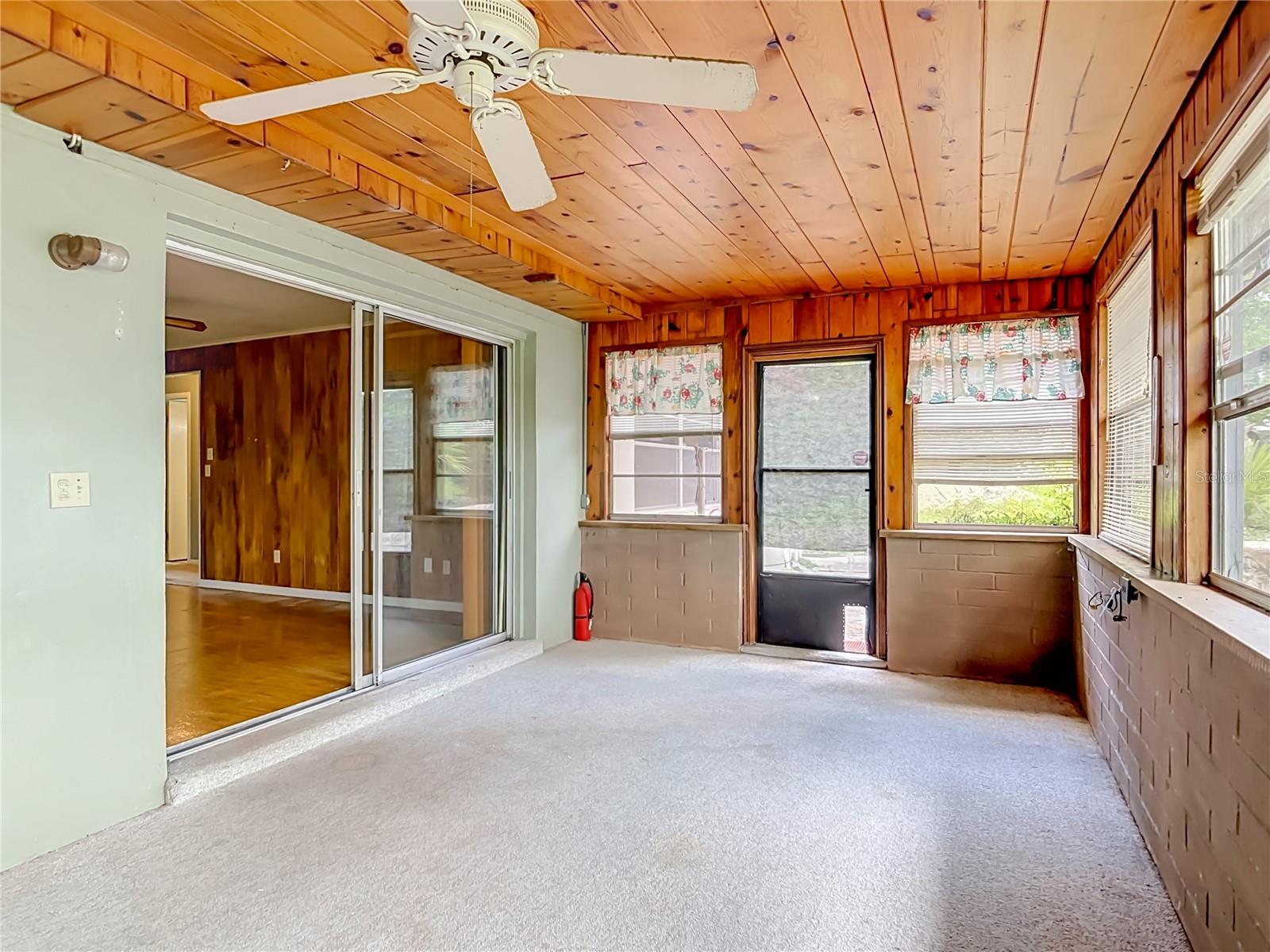 DELTONA LAKES UNIT 08 - Residential