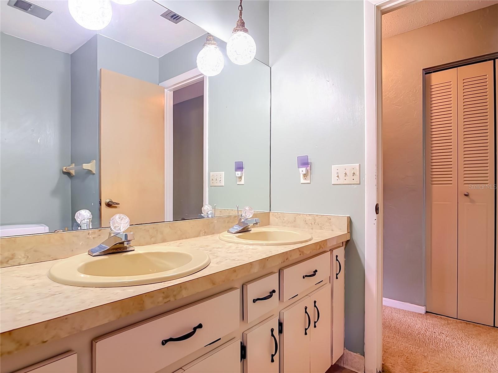 DELTONA LAKES UNIT 08 - Residential