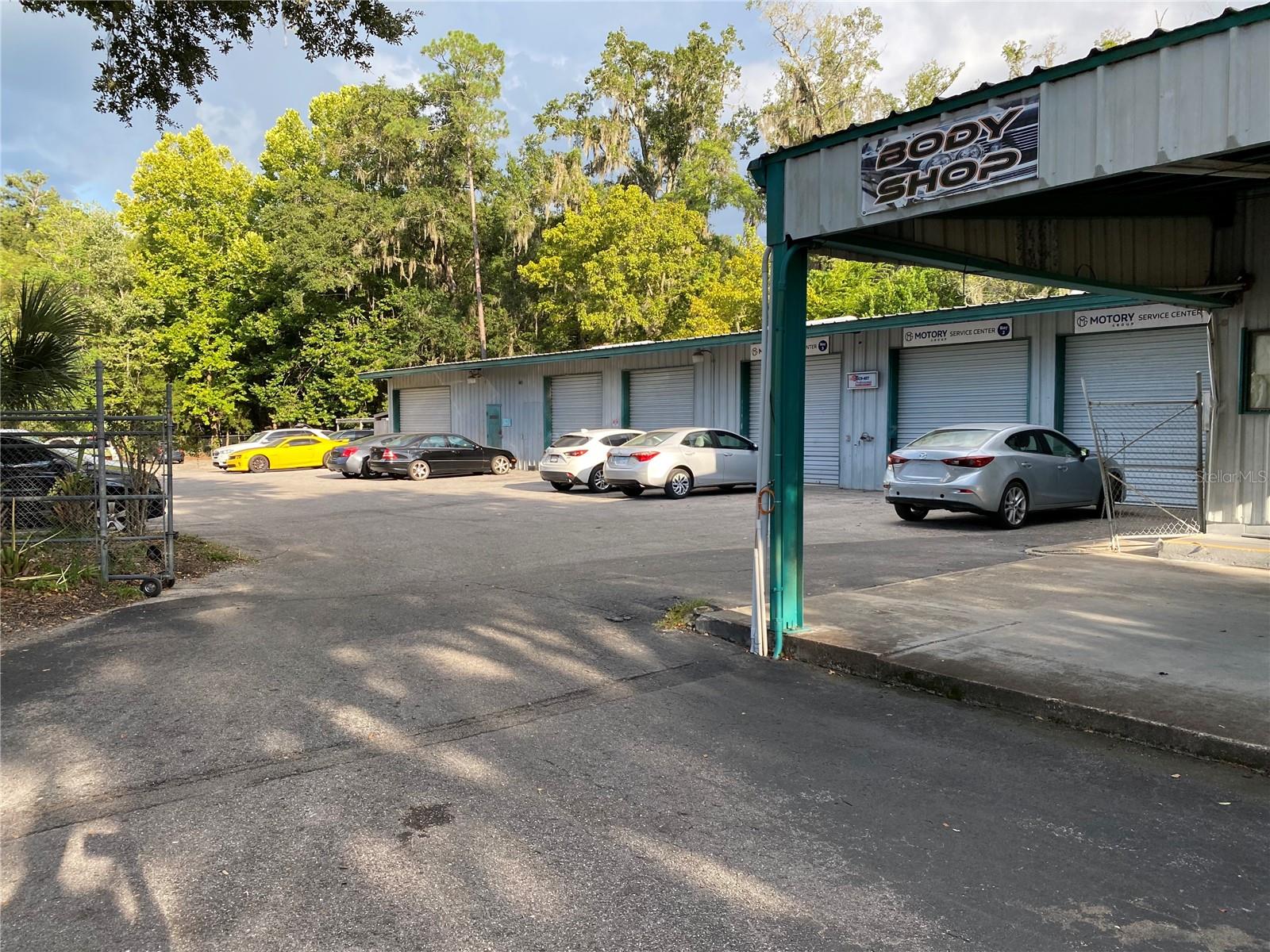 LISA HEIGHTS - Commercial Sale