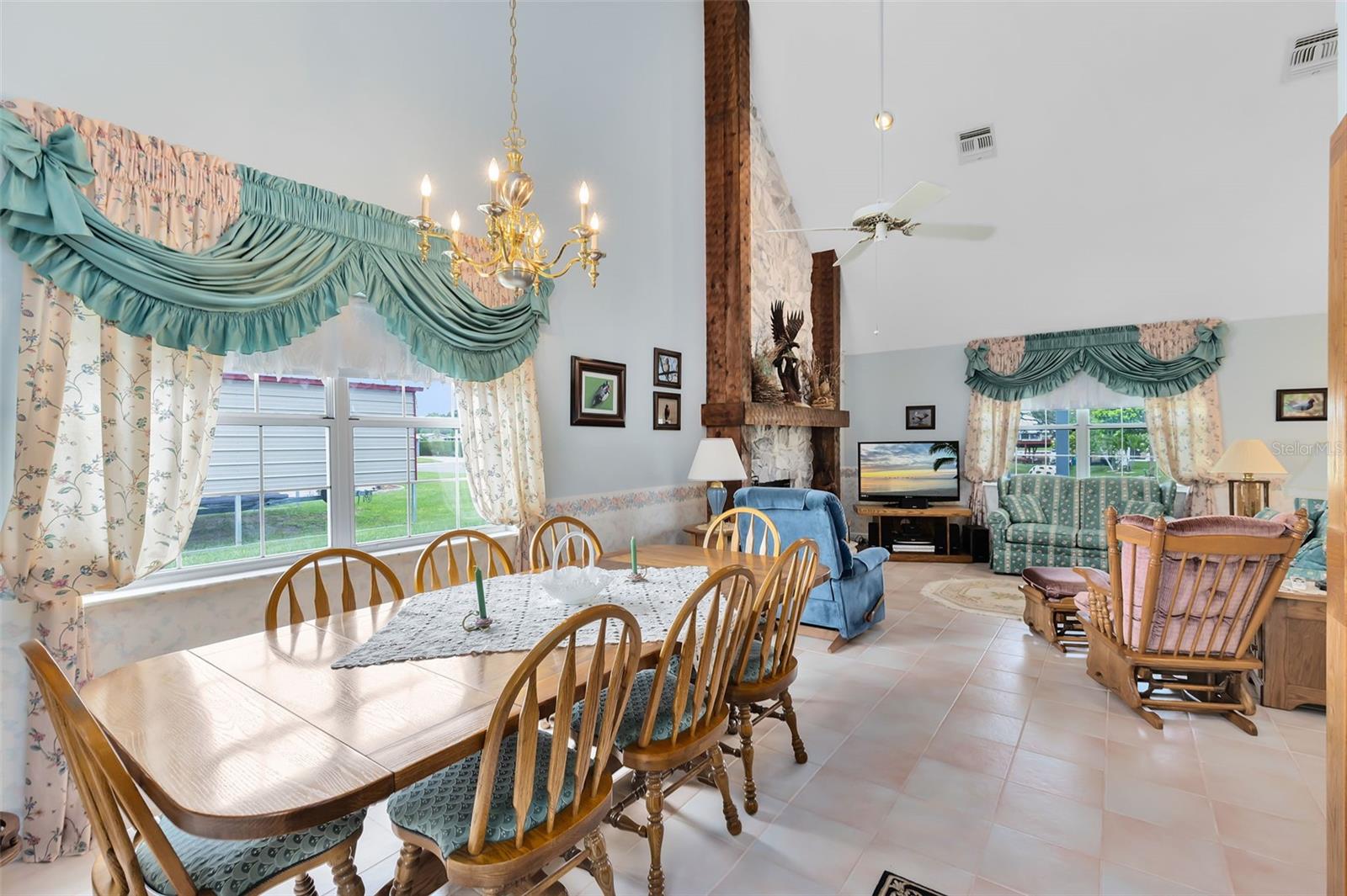 LAKE MARIAN SHORES - Residential