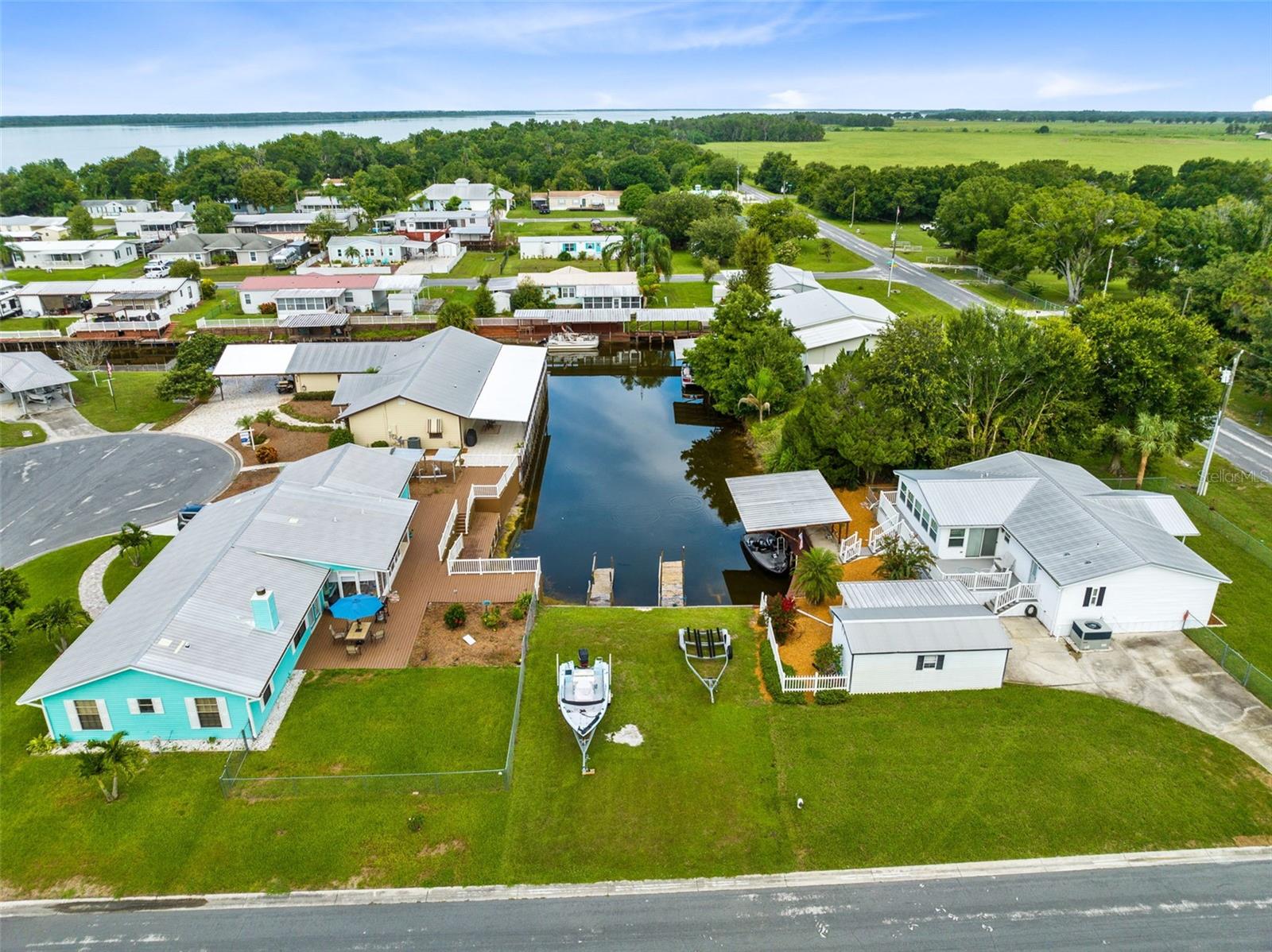 LAKE MARIAN SHORES - Residential