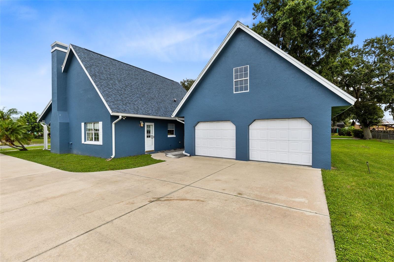 LAKE MARIAN SHORES - Residential