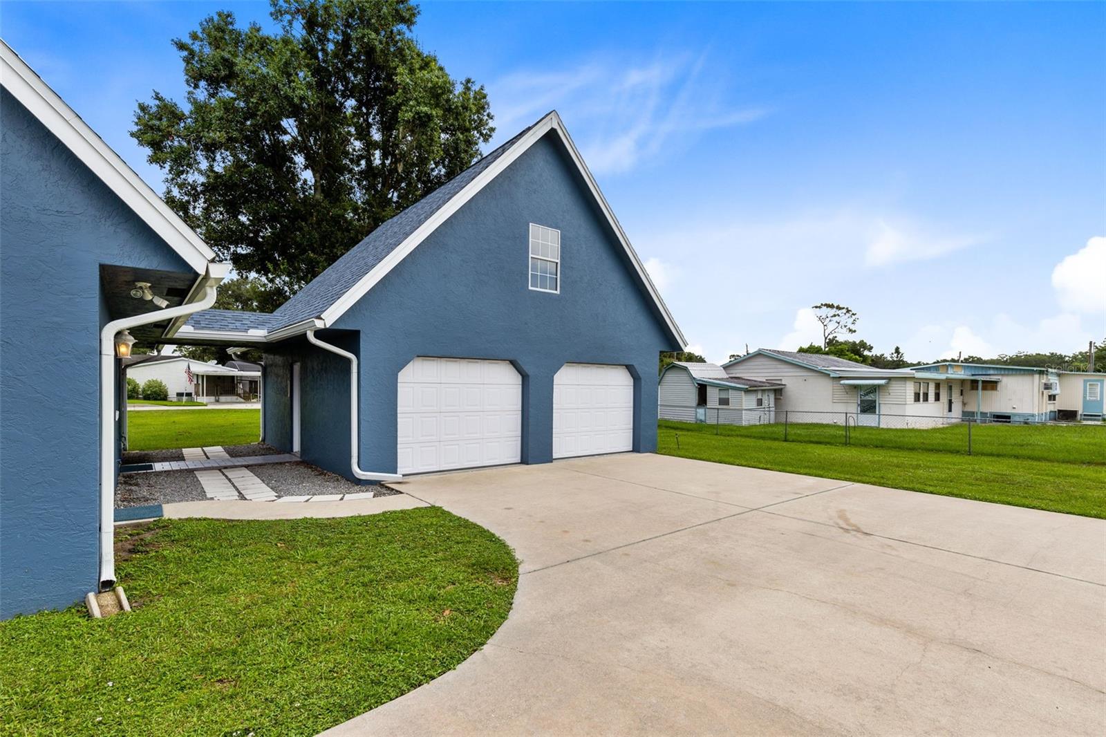 LAKE MARIAN SHORES - Residential