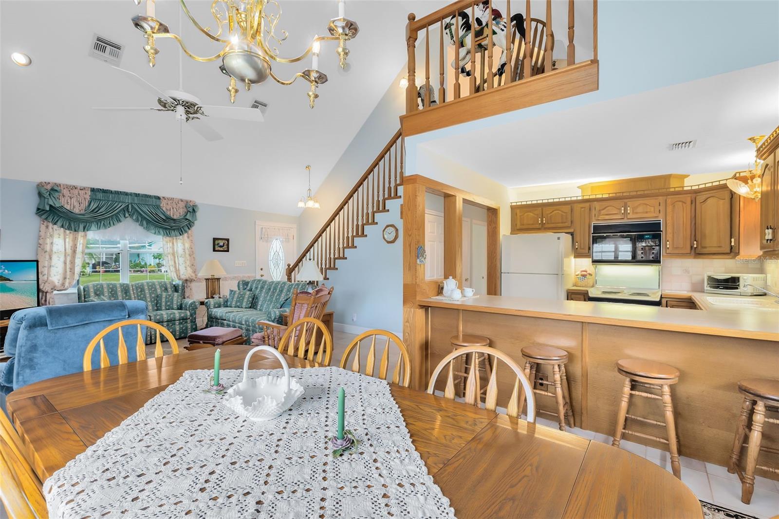 LAKE MARIAN SHORES - Residential