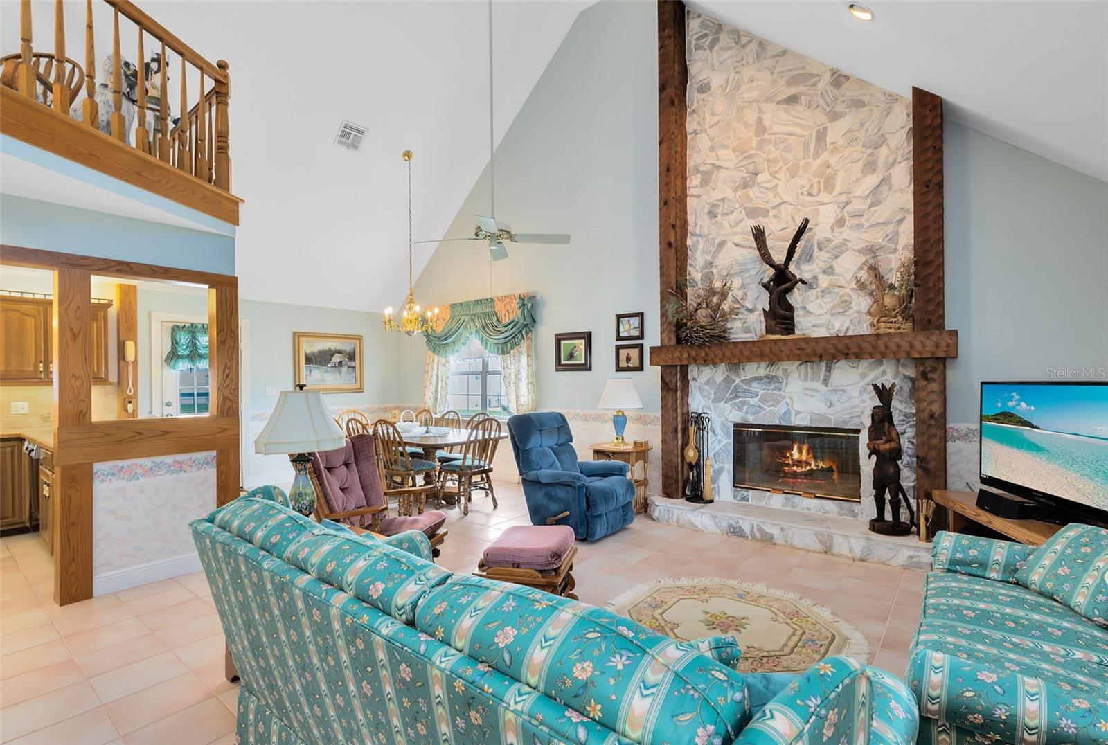 LAKE MARIAN SHORES - Residential