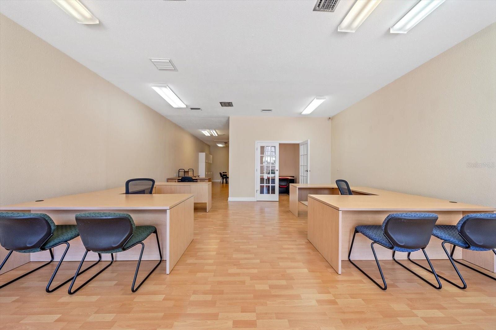 LAKESHORE VILLAGE PLAZA - Commercial Sale