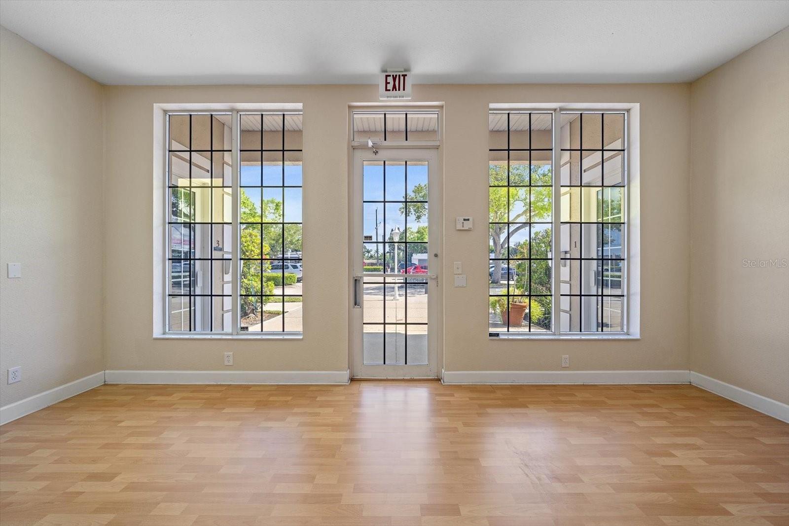 LAKESHORE VILLAGE PLAZA - Commercial Sale