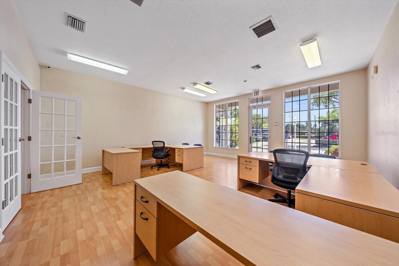 LAKESHORE VILLAGE PLAZA - Commercial Sale