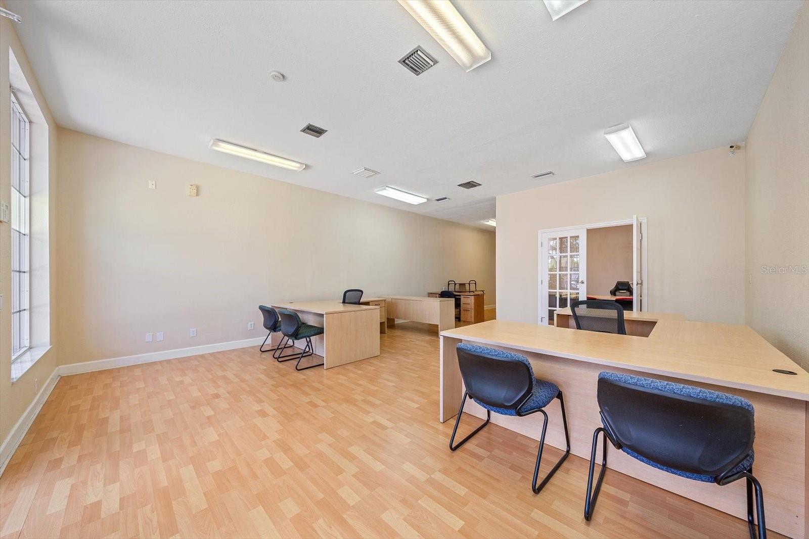 LAKESHORE VILLAGE PLAZA - Commercial Sale