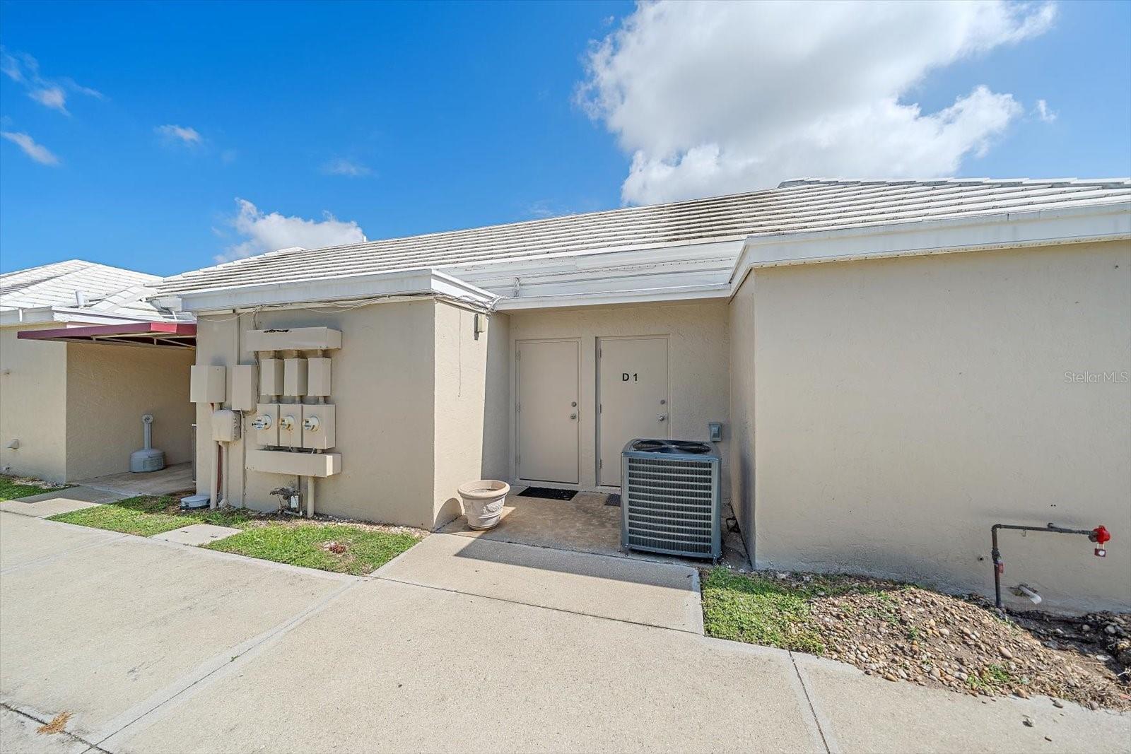 LAKESHORE VILLAGE PLAZA - Commercial Sale