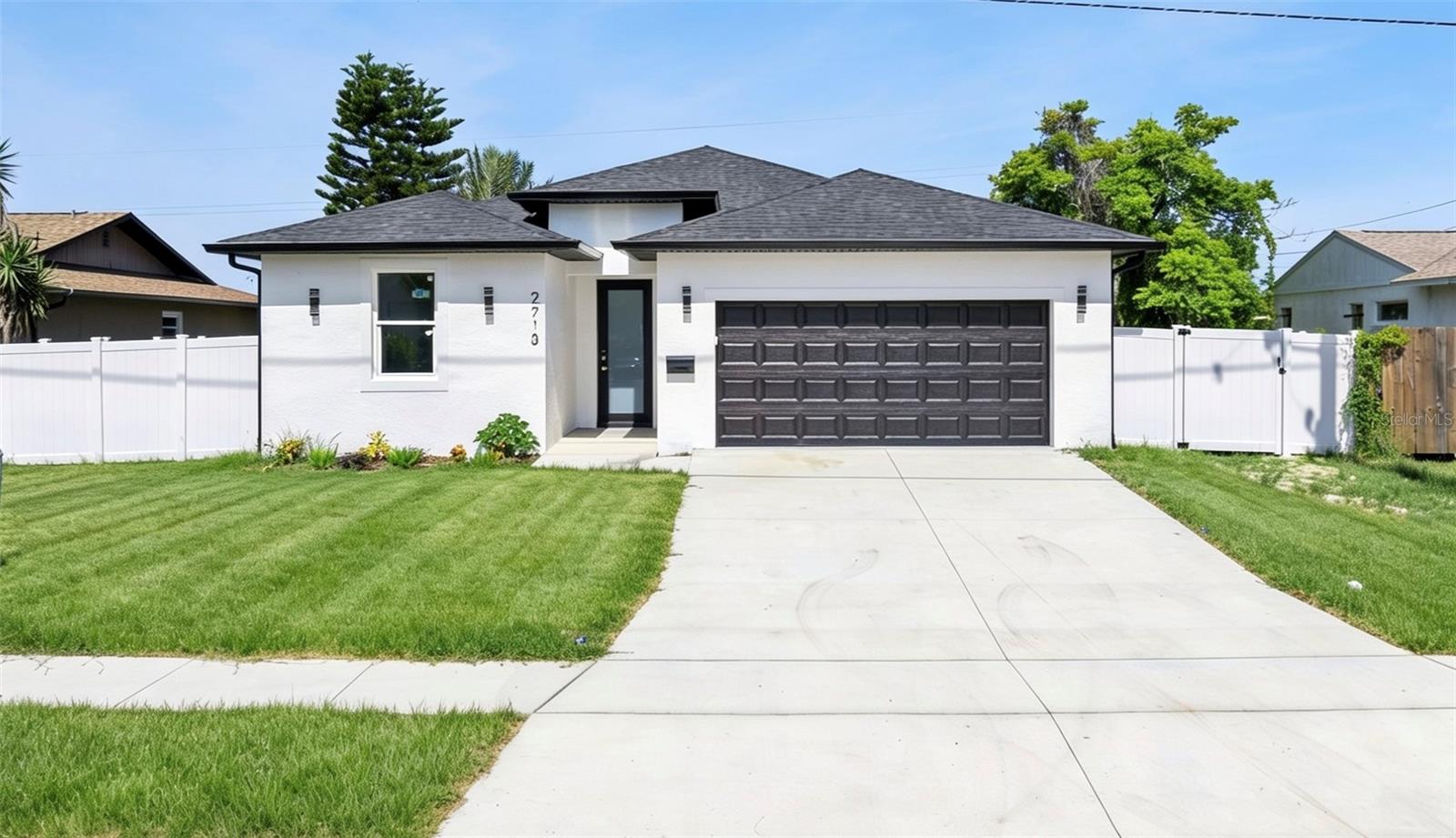 ALOHA GARDENS - Residential