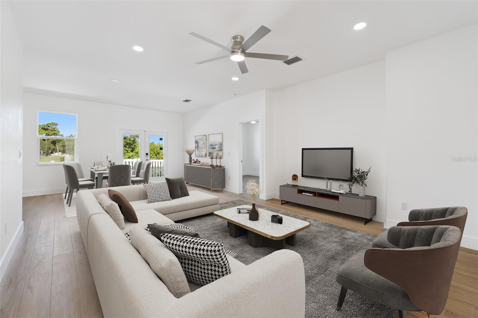 ALOHA GARDENS - Residential