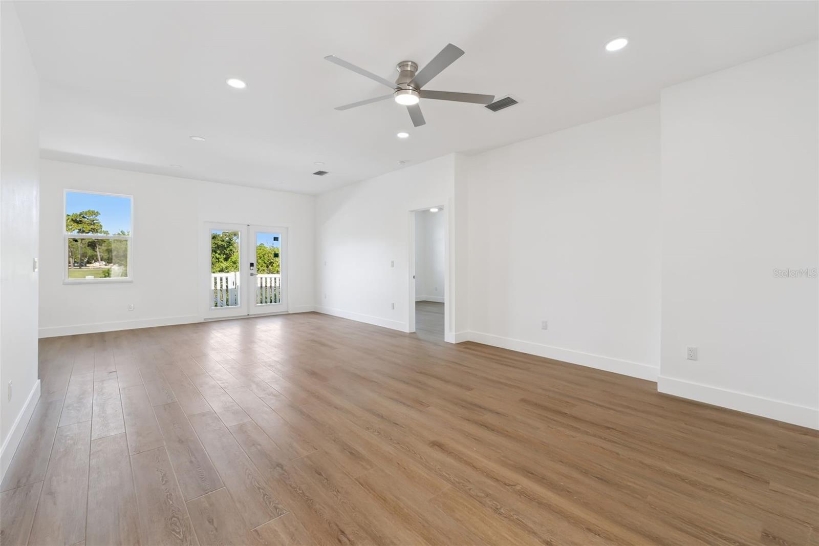 ALOHA GARDENS - Residential