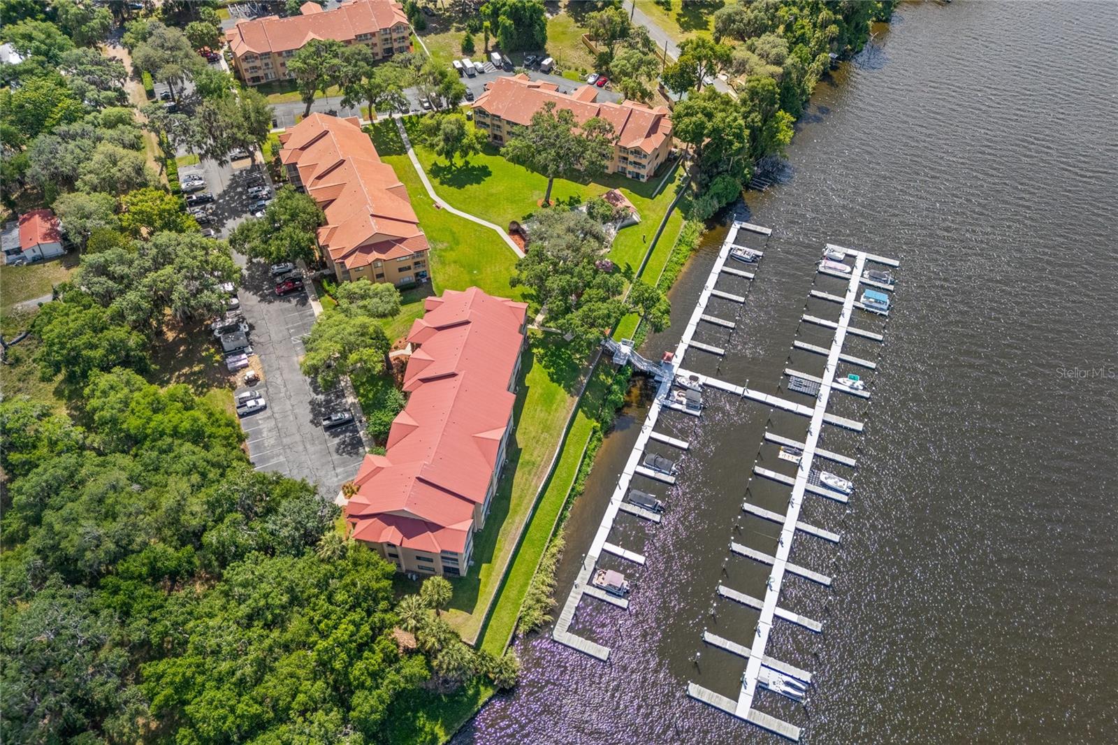 SPORTSMANS LODGE - Residential