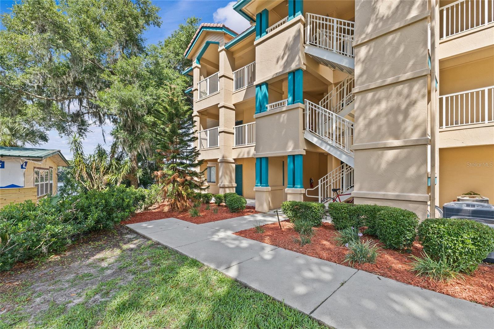 SPORTSMANS LODGE - Residential