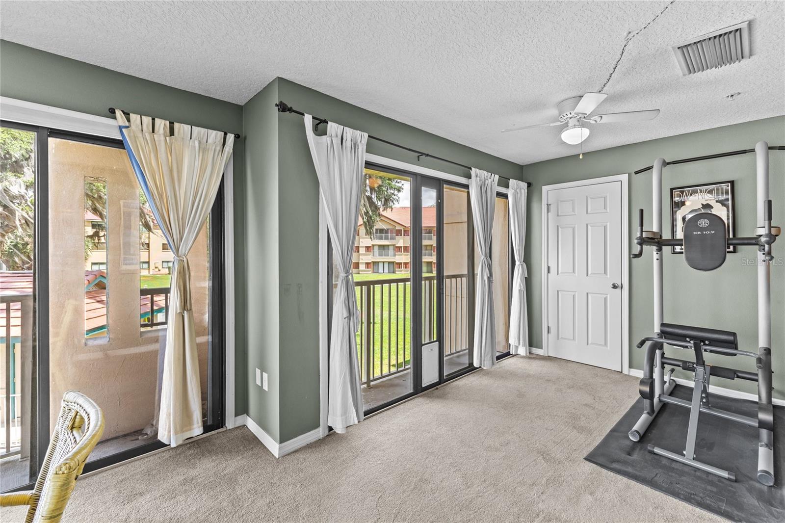 SPORTSMANS LODGE - Residential