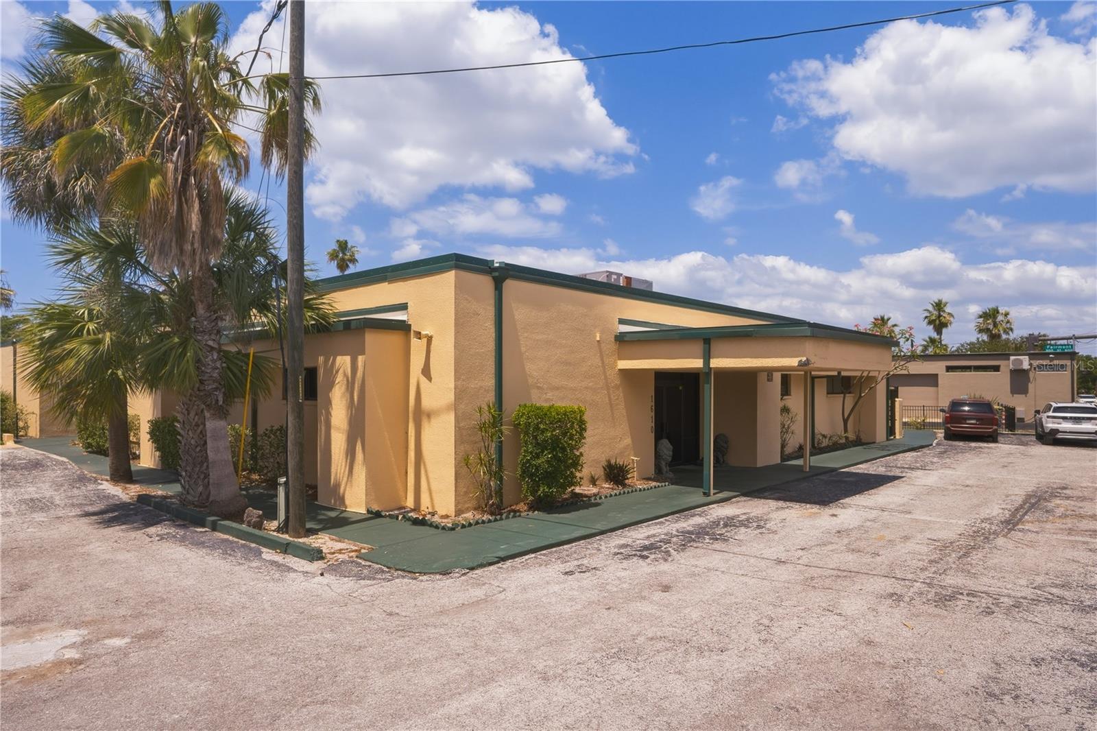 LESLEYS SUB - Commercial Sale