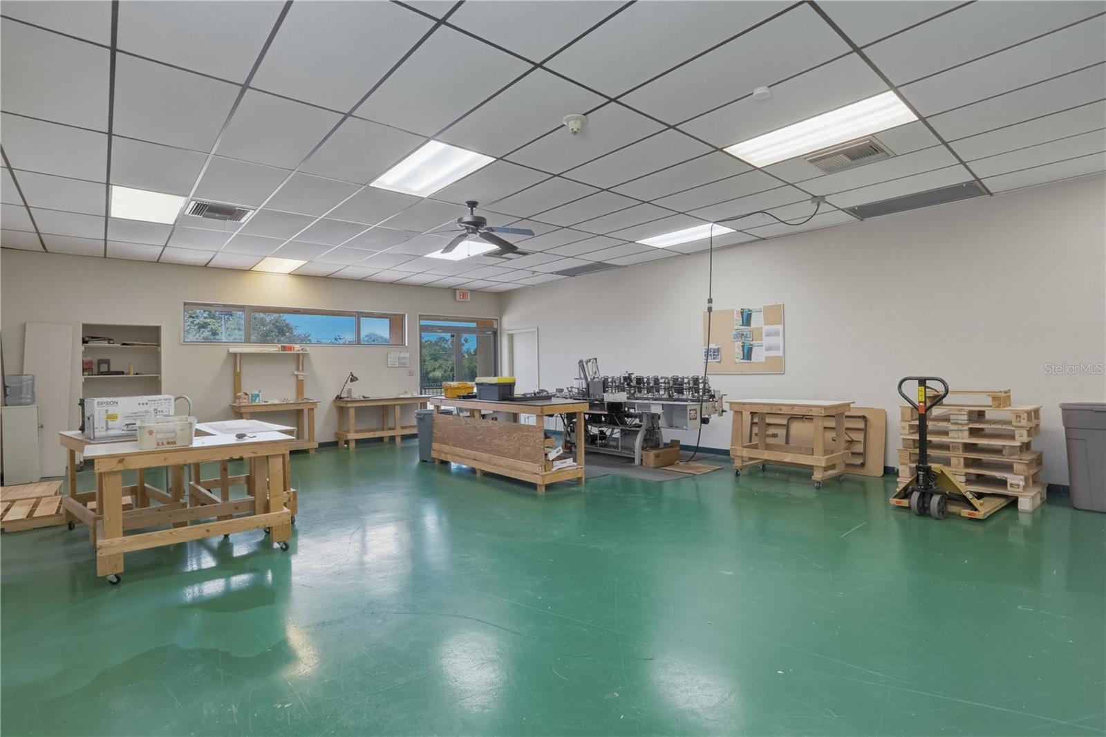LESLEYS SUB - Commercial Sale