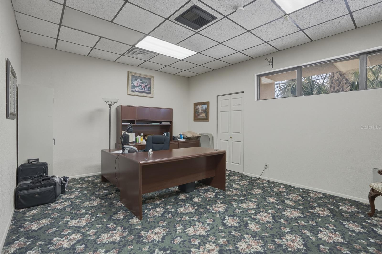 LESLEYS SUB - Commercial Sale