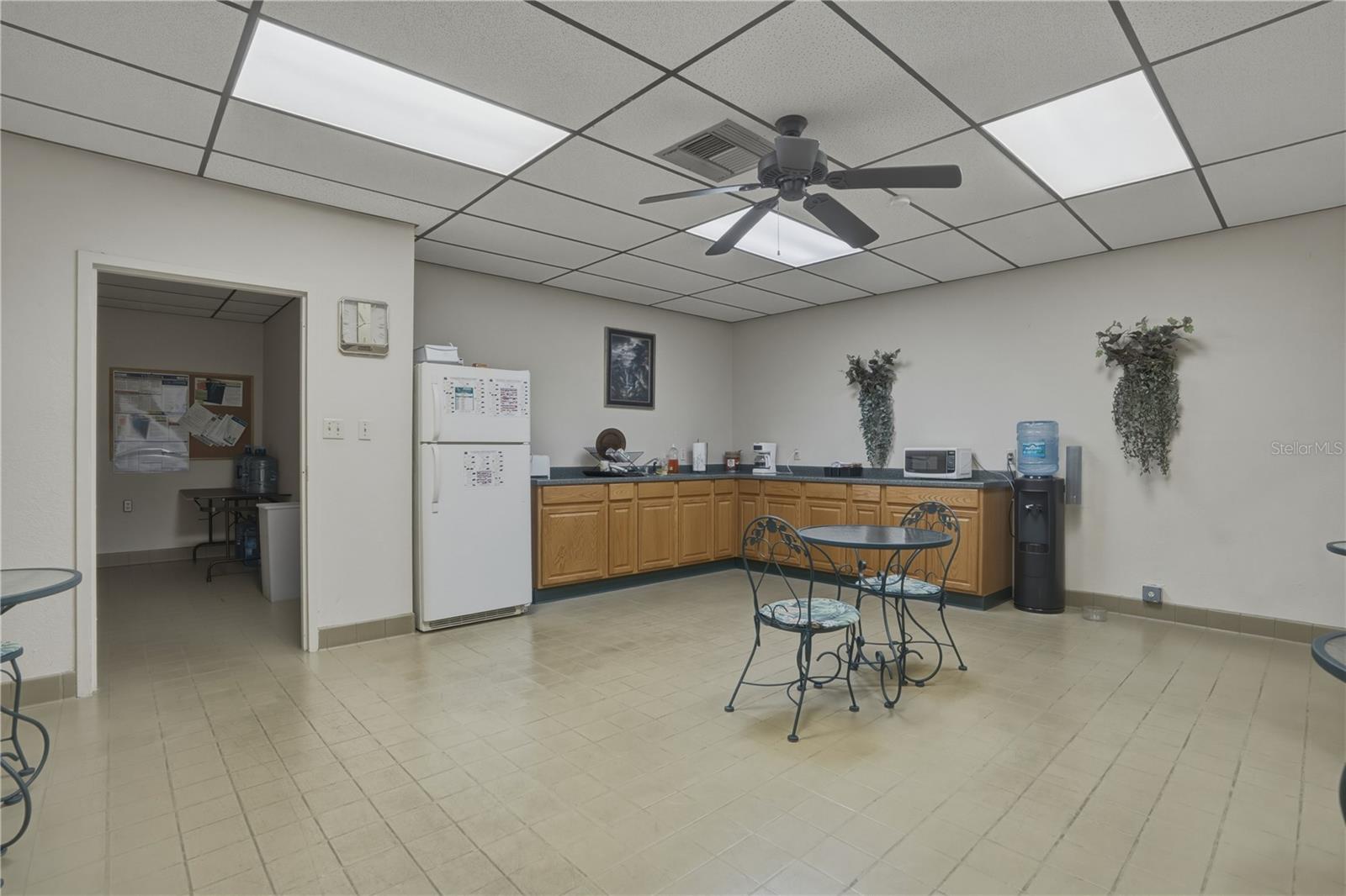 LESLEYS SUB - Commercial Sale