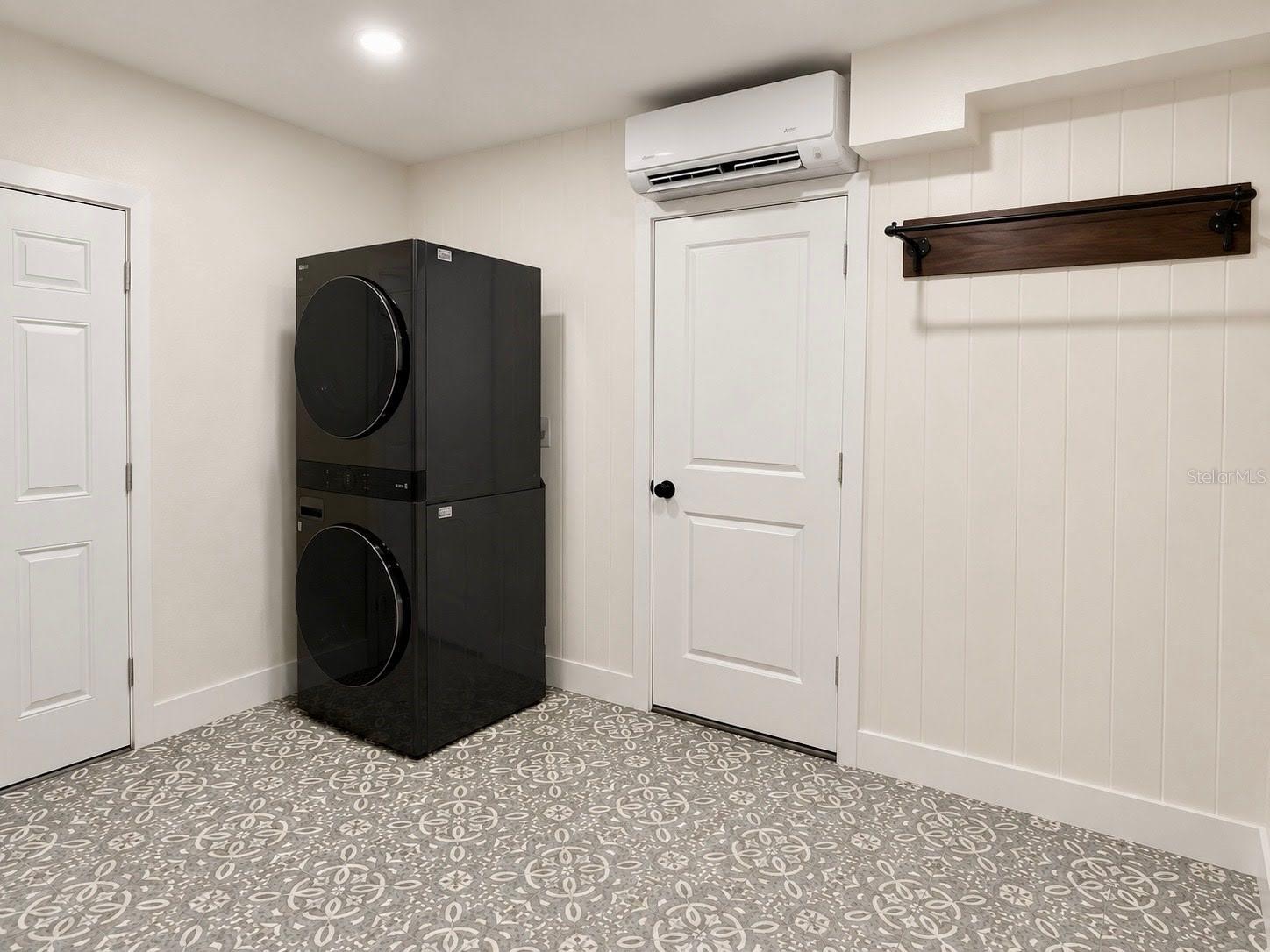 SIMMONS SUB - Residential Lease