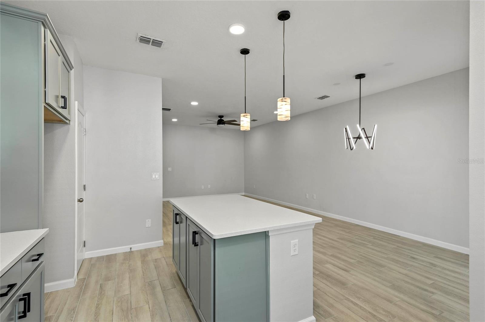 TOWNS AT TUSKAWILLA COMMONS - Residential