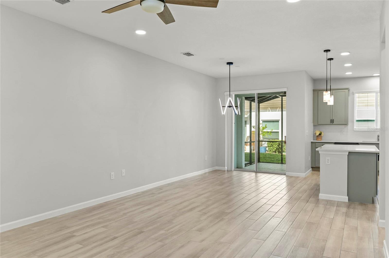 TOWNS AT TUSKAWILLA COMMONS - Residential