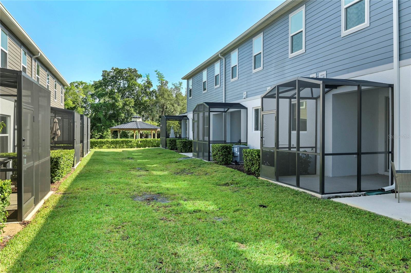 TOWNS AT TUSKAWILLA COMMONS - Residential