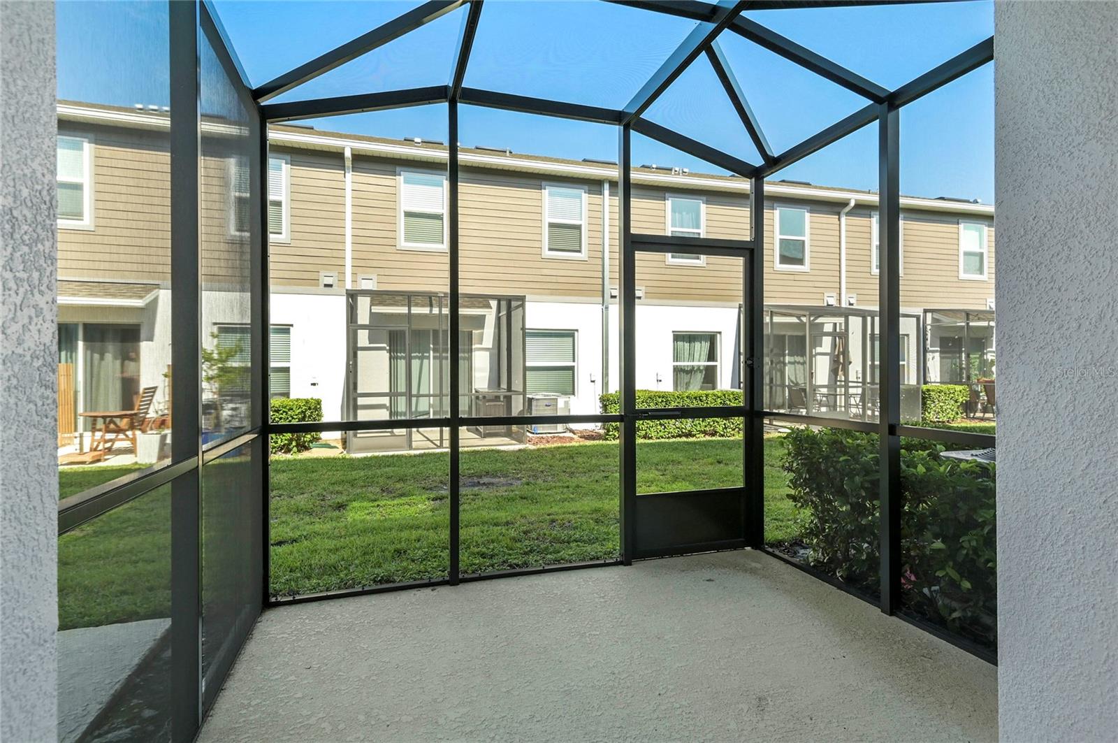 TOWNS AT TUSKAWILLA COMMONS - Residential