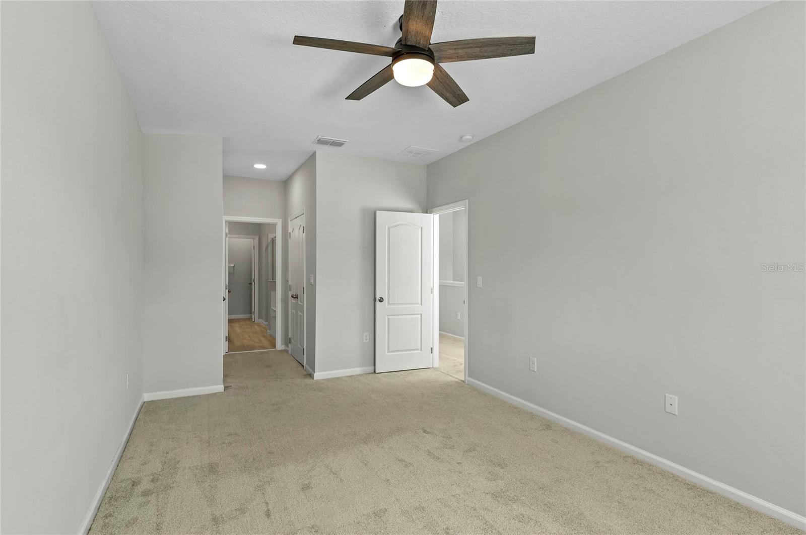 TOWNS AT TUSKAWILLA COMMONS - Residential