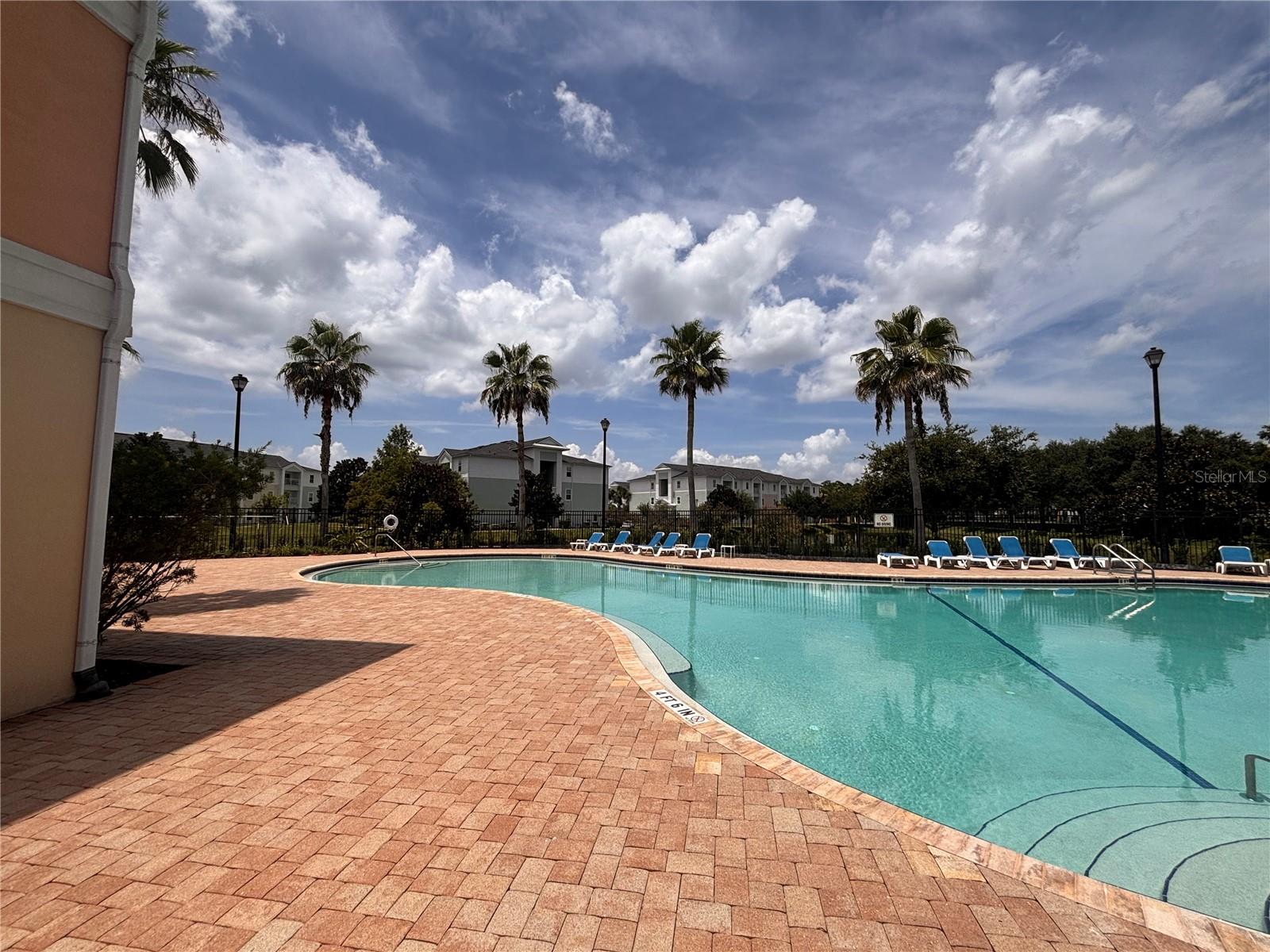 06821 LOFTS OF SUMMER KEY 2 CONDOMINIUM - Residential