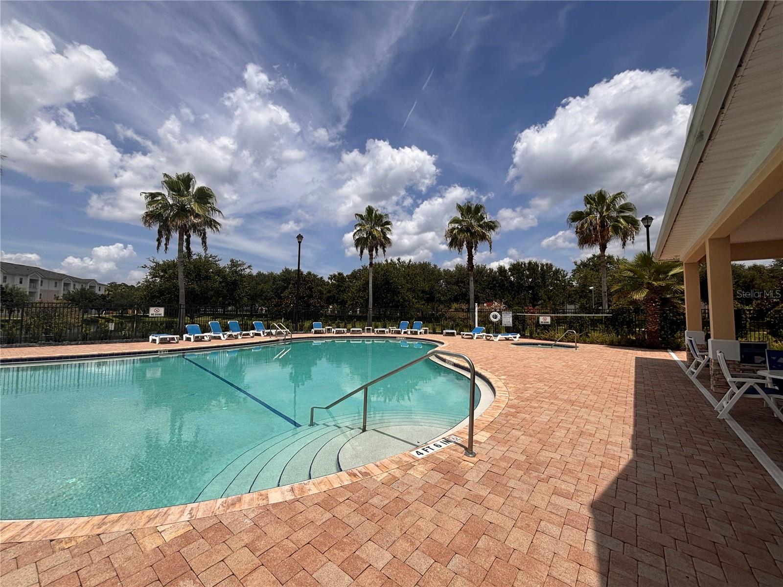 06821 LOFTS OF SUMMER KEY 2 CONDOMINIUM - Residential