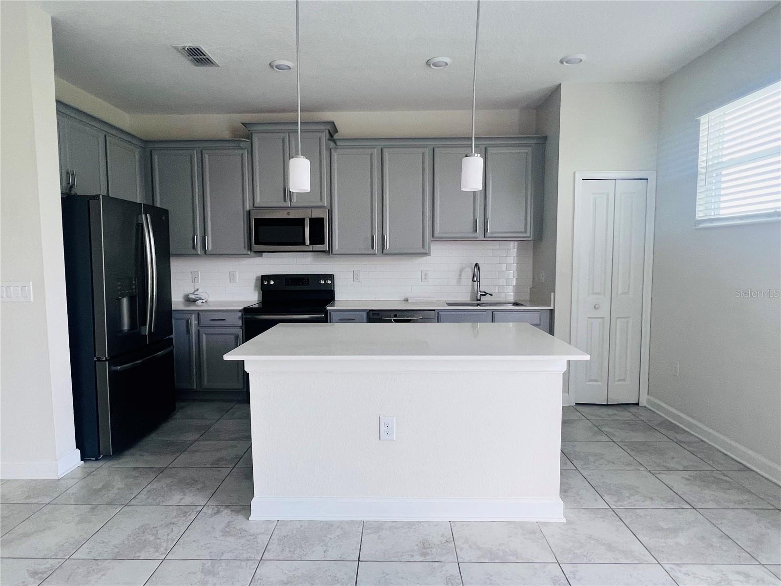STOREY LAKE - Residential Lease