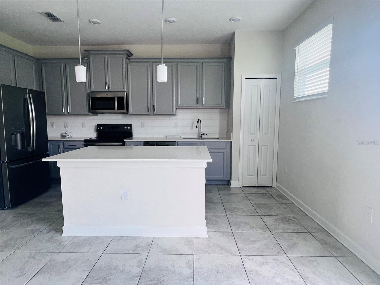 STOREY LAKE - Residential Lease