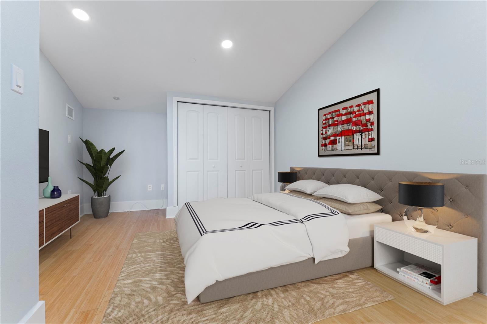 RESIDENCES OF FRANKLIN STREET - Residential