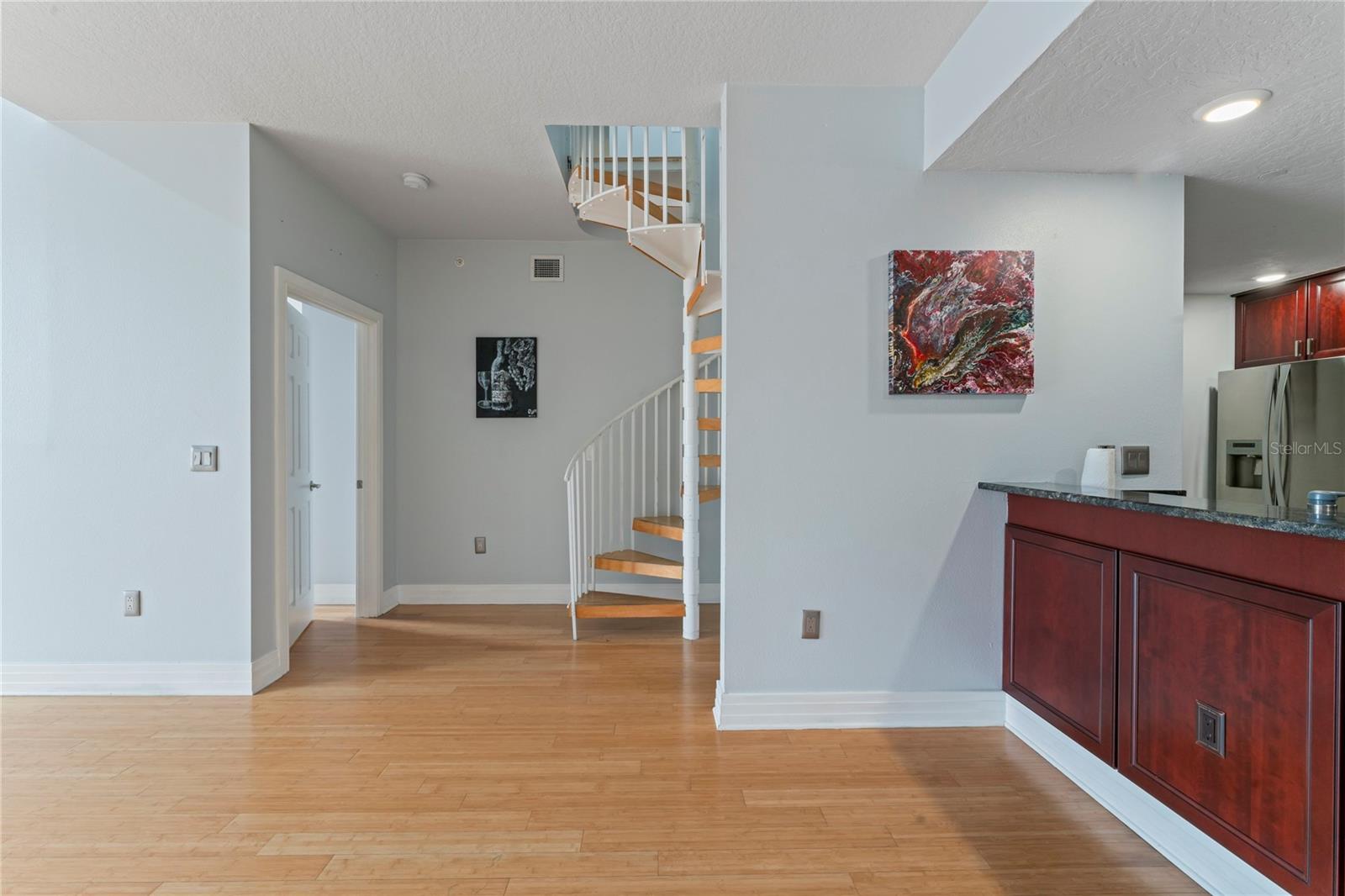 RESIDENCES OF FRANKLIN STREET - Residential