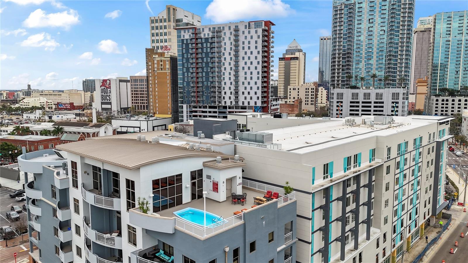 RESIDENCES OF FRANKLIN STREET - Residential