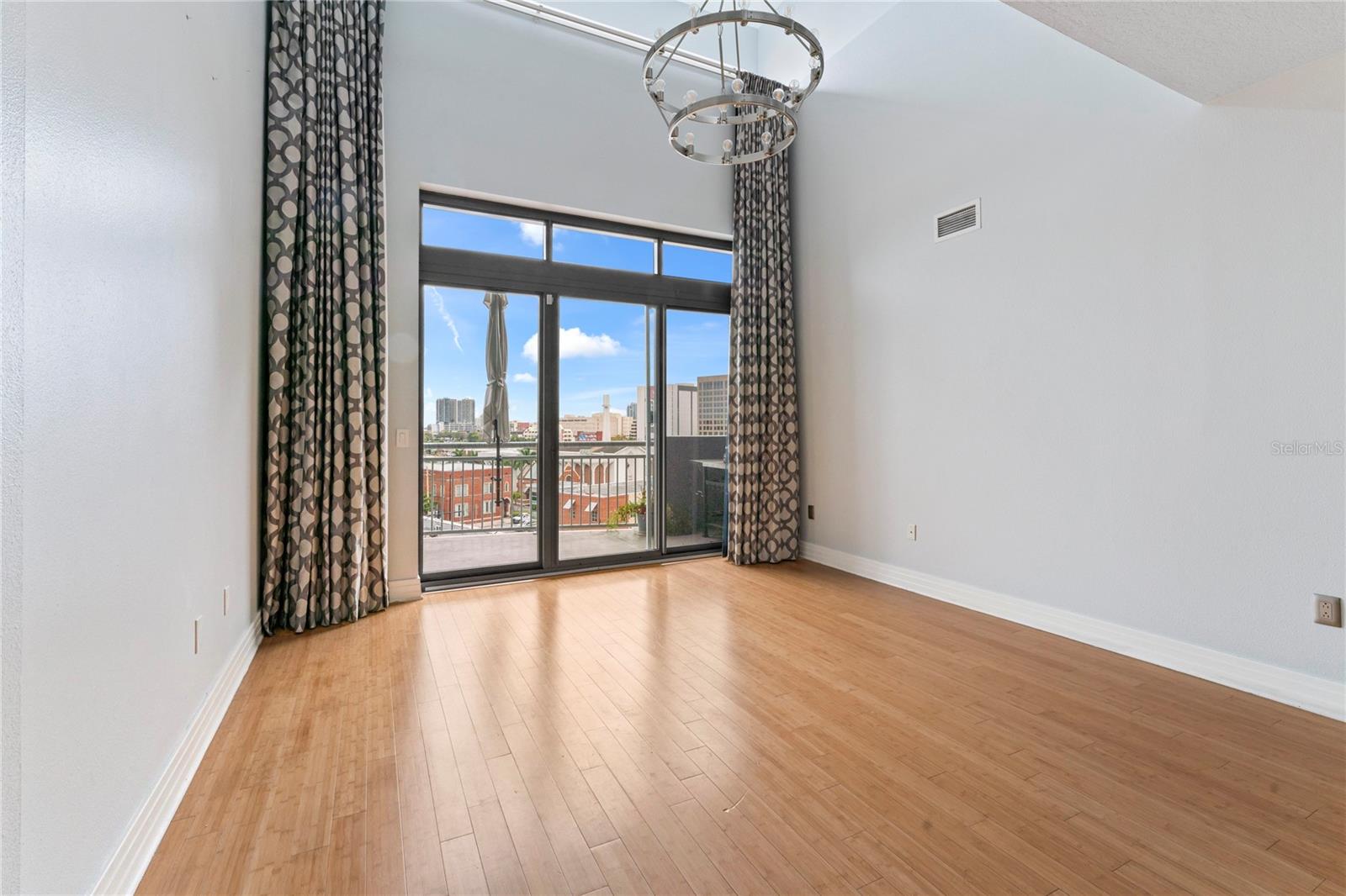 RESIDENCES OF FRANKLIN STREET - Residential
