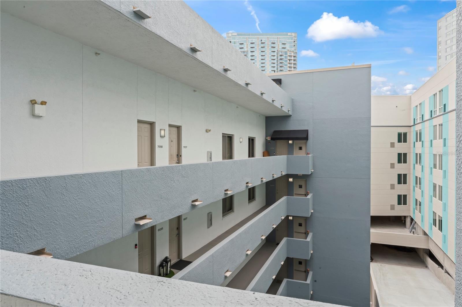 RESIDENCES OF FRANKLIN STREET - Residential