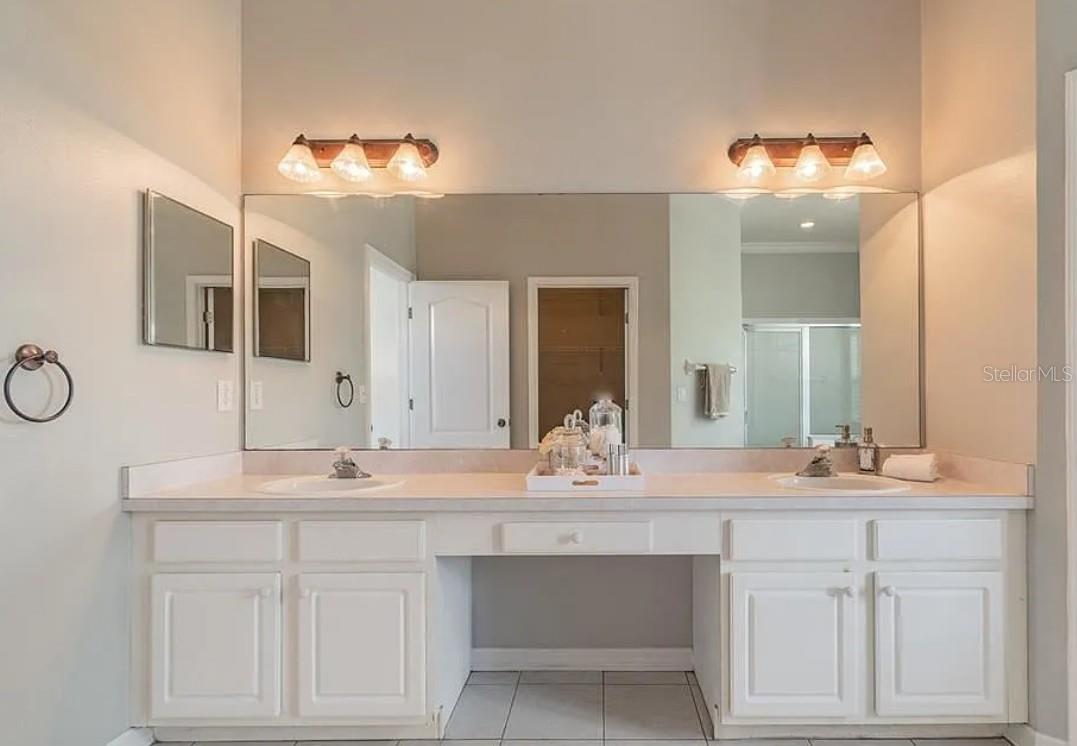 LANDINGS AT BELL LAKE PH 01 - Residential