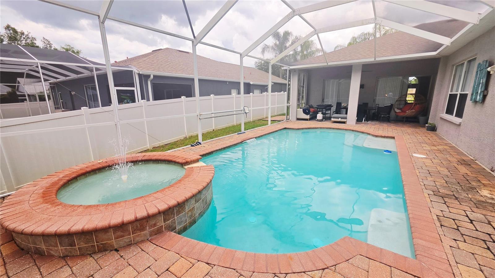 LANDINGS AT BELL LAKE PH 01 - Residential