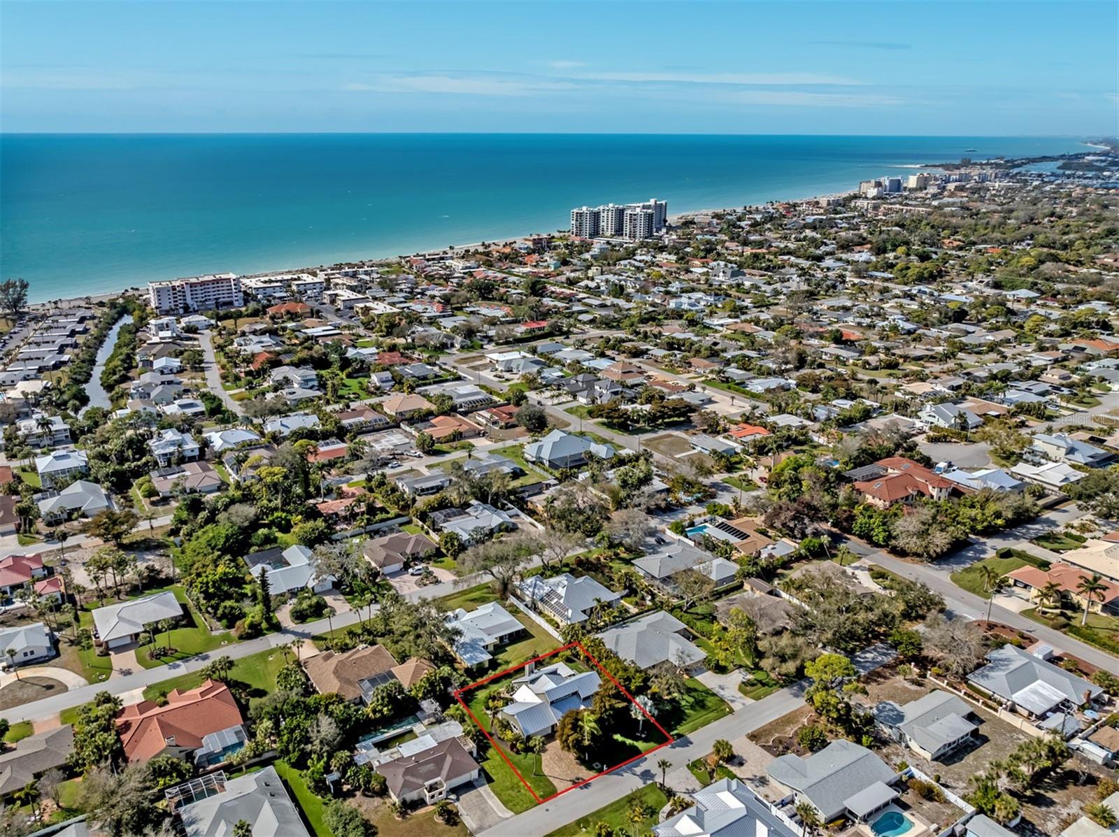 GOLDEN BEACH - Residential