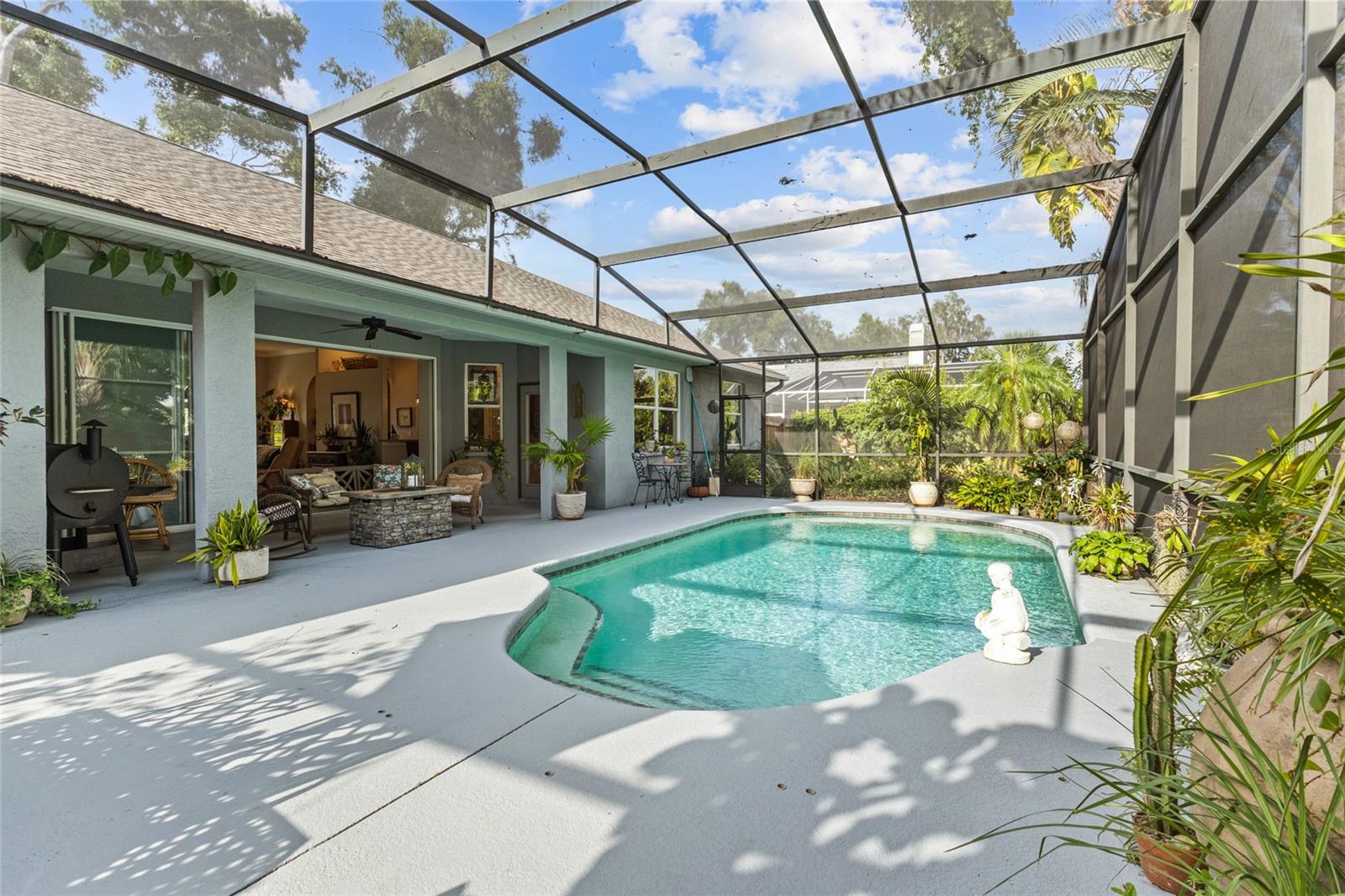 RIVER WOODS PH I - Residential