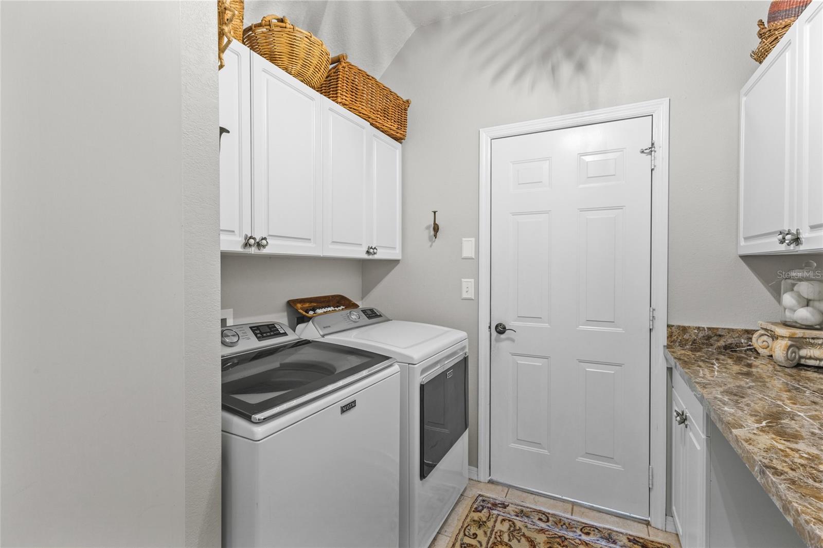 RIVER WOODS PH I - Residential