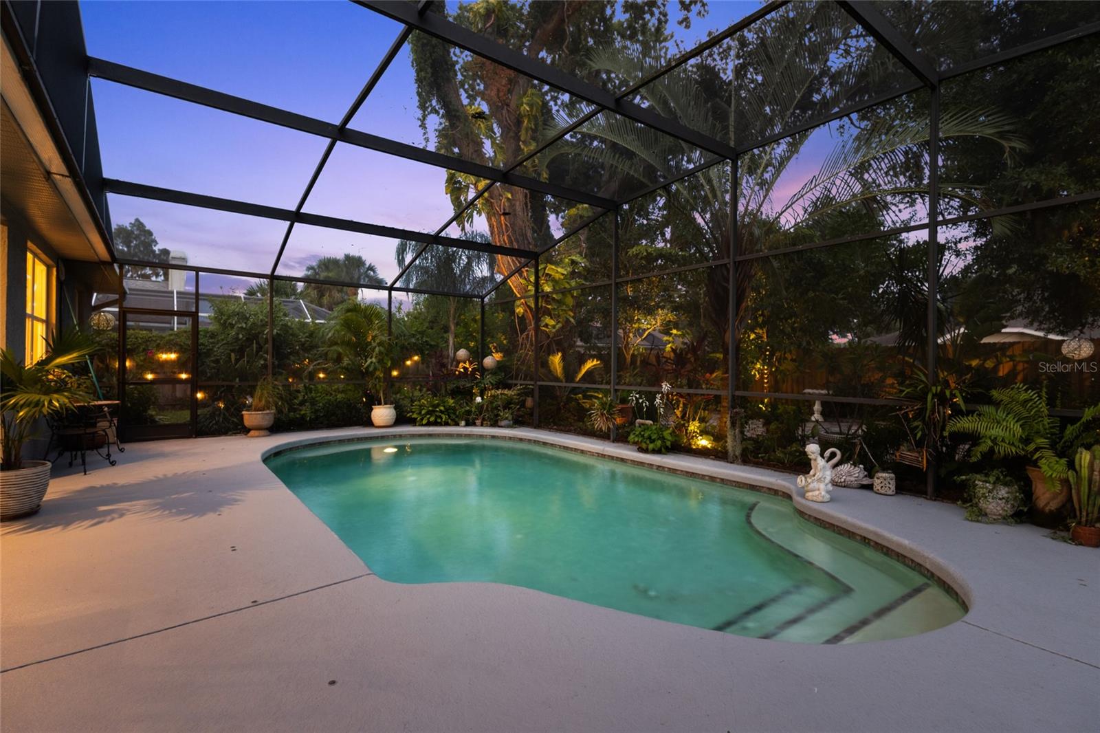 RIVER WOODS PH I - Residential