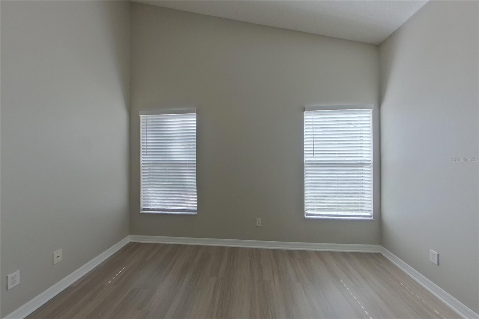 UNIVERSITY OAKS 50 70 - Residential Lease