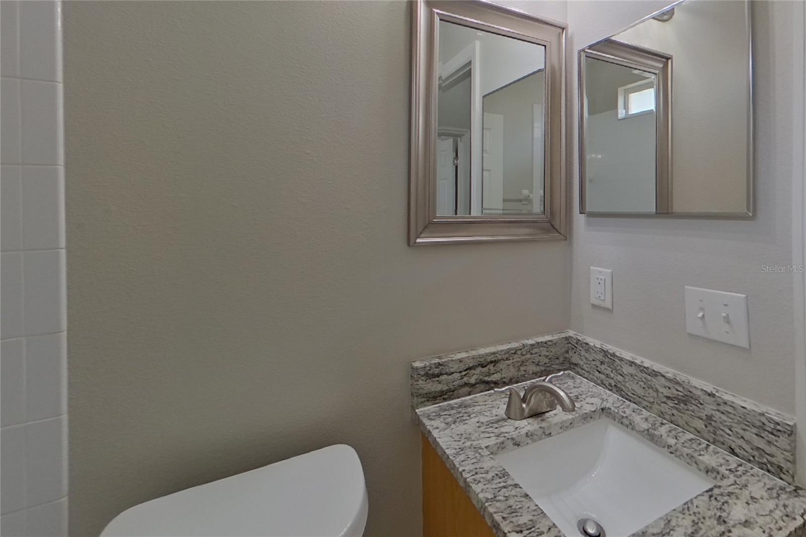 UNIVERSITY OAKS 50 70 - Residential Lease