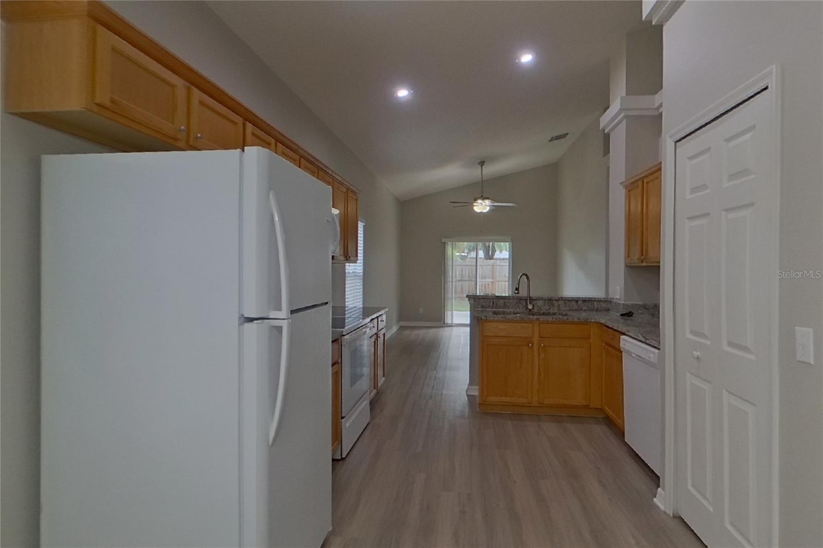 UNIVERSITY OAKS 50 70 - Residential Lease