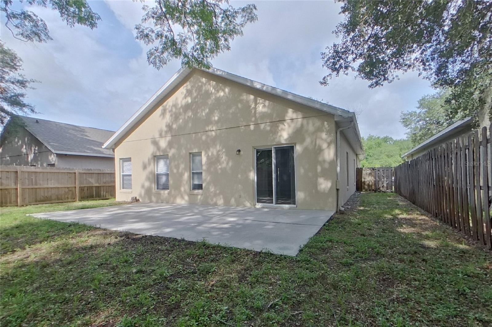 UNIVERSITY OAKS 50 70 - Residential Lease